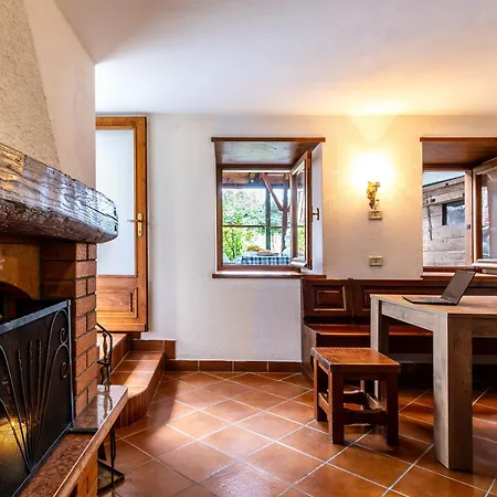 Apartment La Casa Di Amelia By World Pisano